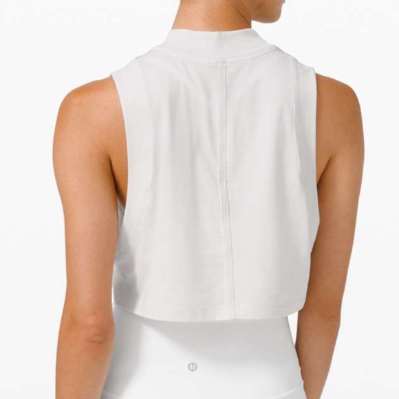BNWT lululemon All Yours Cropped Tank - Picture 2 of 4